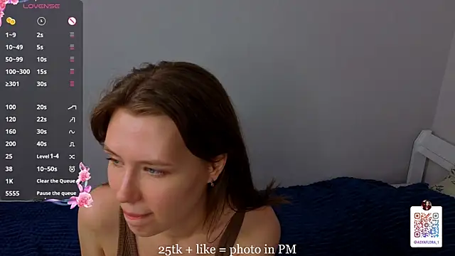 ShannaRois live sex cam