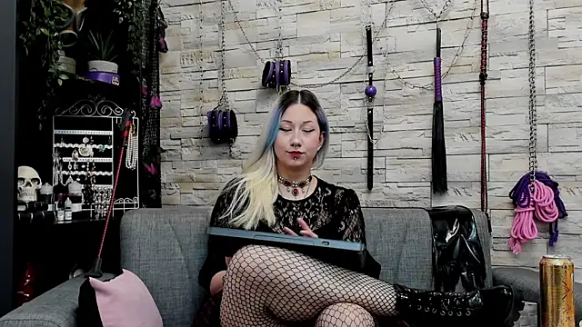 CruelMistress's cam snapshot