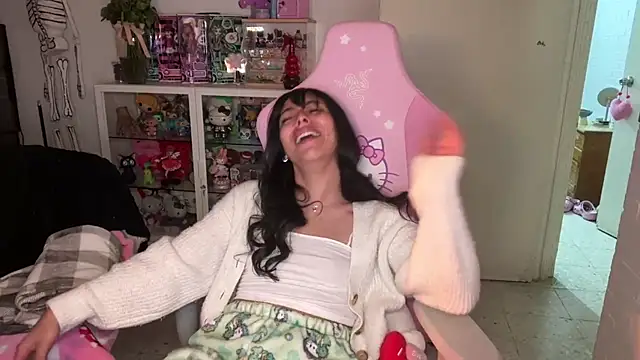 kaithra live sex cam