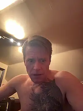 DILFiGuess1's cam snapshot