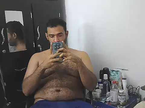 AlphaLatinoBear's cam snapshot