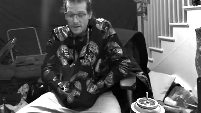 MasterDaddyCool's cam snapshot