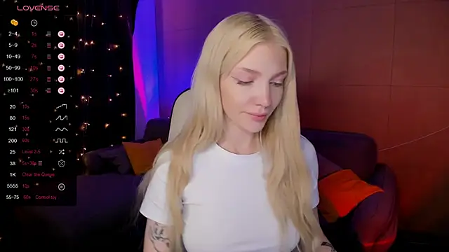 AnyaTaylor_'s cam snapshot