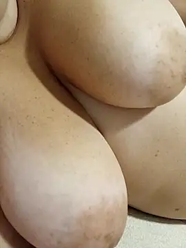 carola_hotwife live sex cam