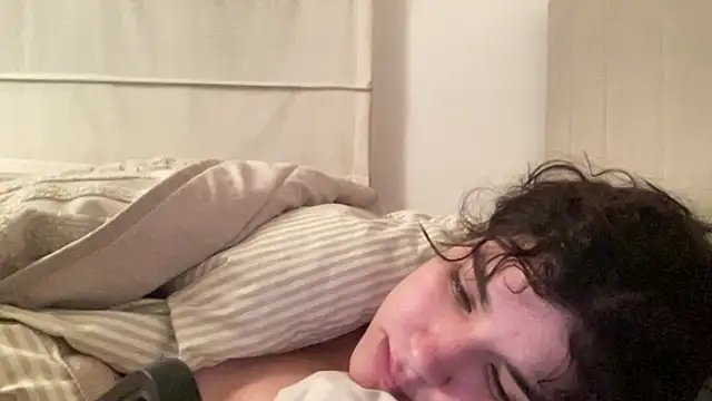 Esmerald_01's cam snapshot