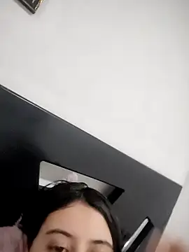 mialorents's cam snapshot