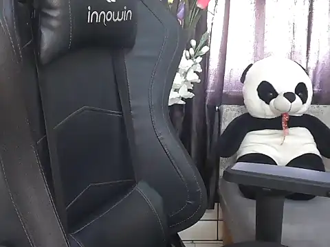 Richa_Patel's cam snapshot