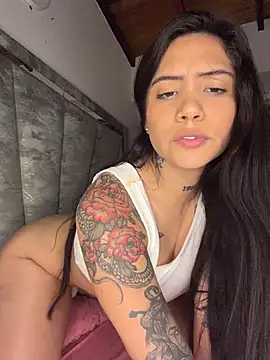 liahouses's cam snapshot