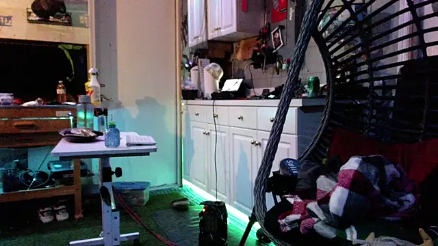 Polaroid_White live sex cam