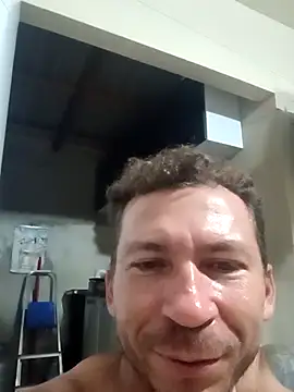 RobertoLuiz84 live sex cam
