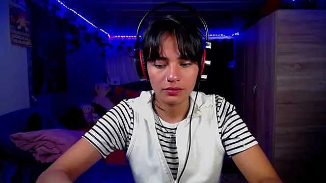 Samara_Homescapes's cam snapshot