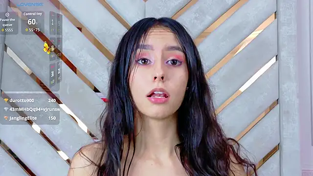 Sarah-Grace's cam snapshot