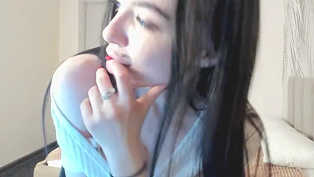 AdelineNoir's cam snapshot