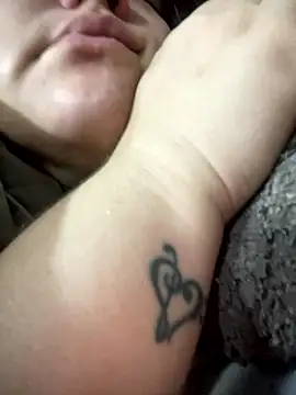 Fernandinhacarioca021rj's cam snapshot