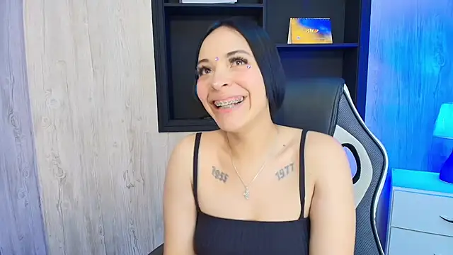 CRISTAL_VIOLETA's cam snapshot