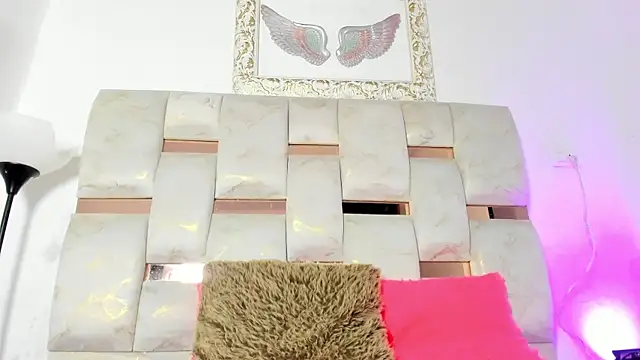 Nyra_18's cam snapshot