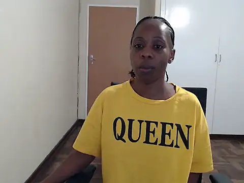 QUEENMANDYY live sex cam