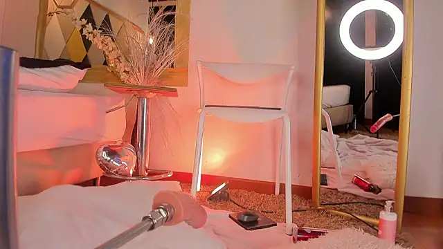 BritannyClaire live sex cam