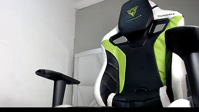 Lil_babyyy_'s cam snapshot