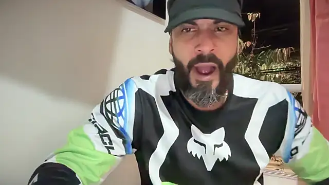 romeolovedark's cam snapshot