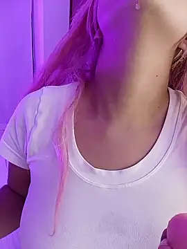 LeslyEvanss_'s cam snapshot