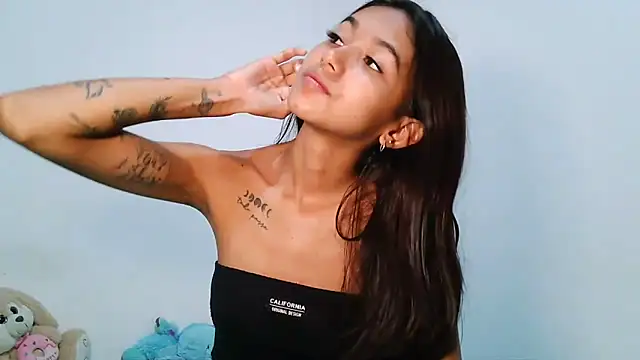 Mia__Valeria live sex cam