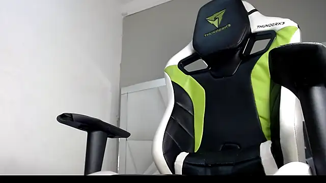 Lil_babyyy_'s cam snapshot