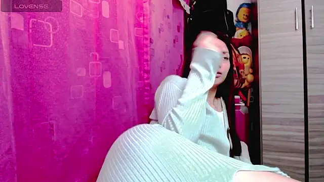 holy_juli's cam snapshot