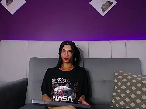 MEGHAN-QUEEN's cam snapshot