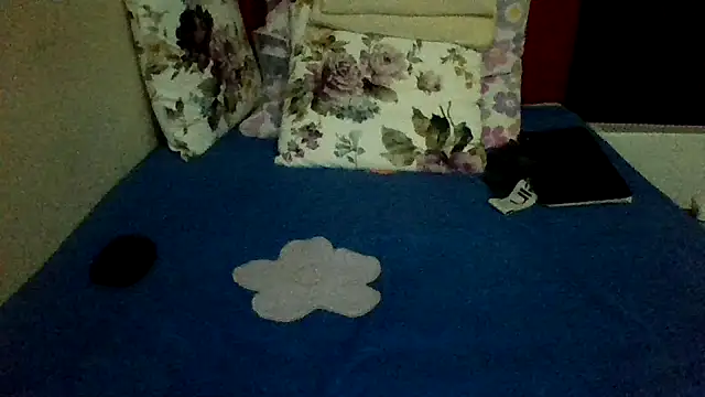 st206boy's cam snapshot