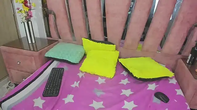 MaraKarly's cam snapshot