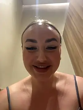 KiraSunshine's cam snapshot