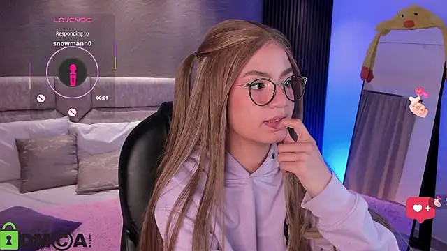 Arinextdoor's cam snapshot