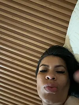 perla_hot4u live sex cam