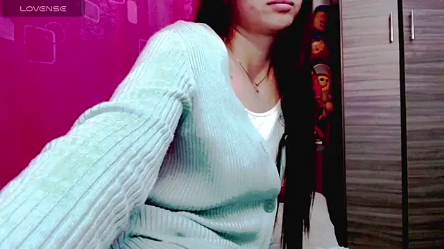 holy_juli live sex cam