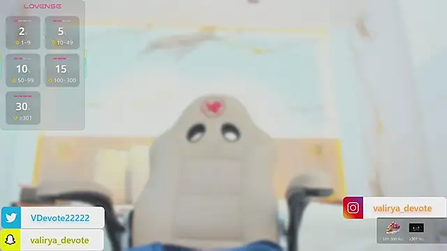 valirya_devote live sex cam