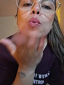 Juliietha_servas's cam snapshot