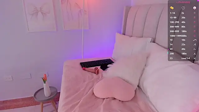 your_alina18's cam snapshot