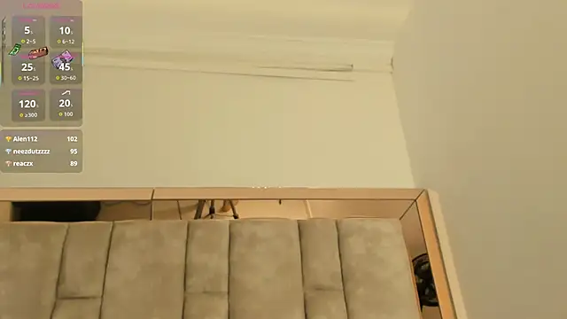 Oliviaa_Evans's cam snapshot