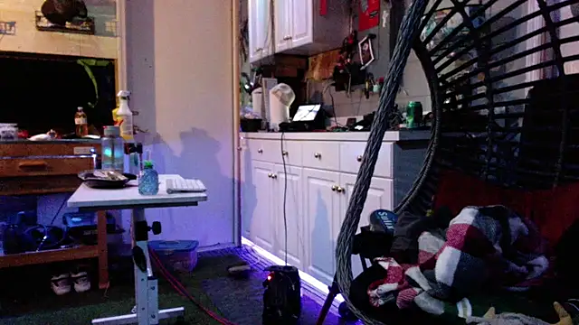 Polaroid_White's cam snapshot