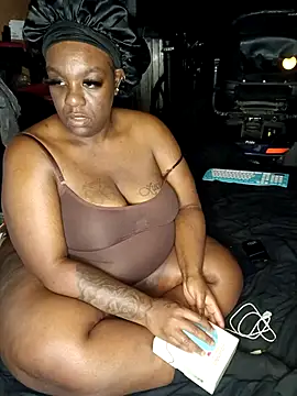 Thickkemzz41 live sex cam