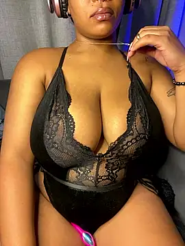 YellowHoneyDip live sex cam