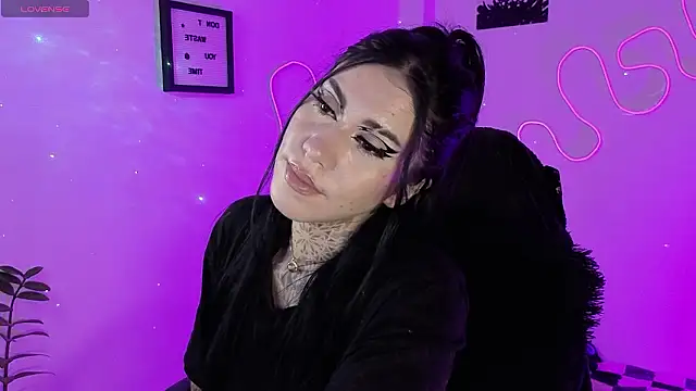 AnfisaLetyagho's cam snapshot