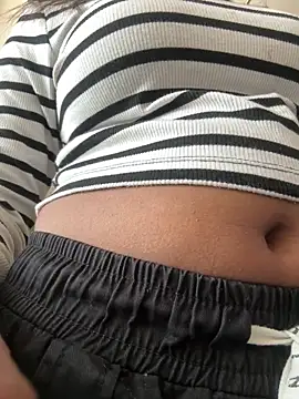 Dilnaazz's cam snapshot