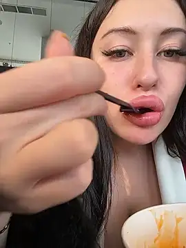 AndreaMood live sex cam