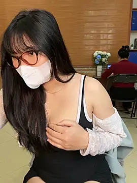 hide_from_colleagues's cam snapshot