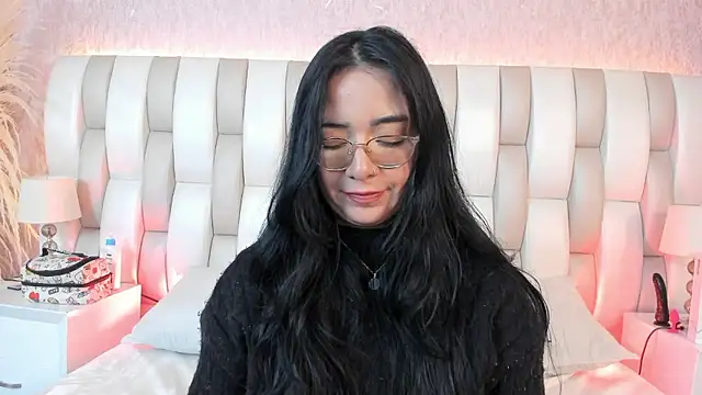 Ari_lynn_'s cam snapshot