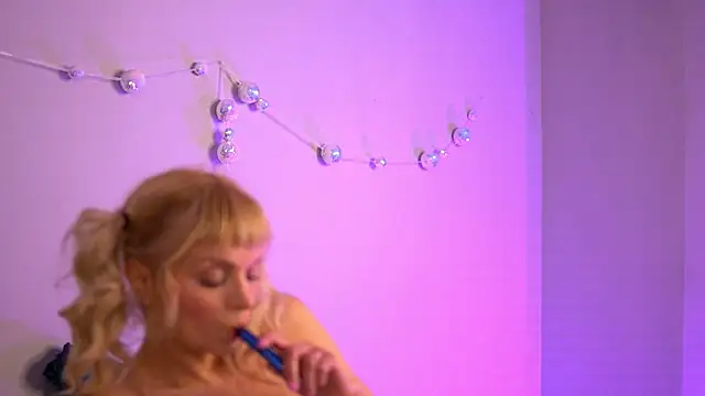 BritneyHudson's cam snapshot