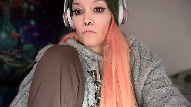 FRRANNKIE live sex cam