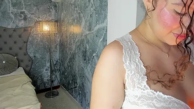 LucyLovelyy live sex cam